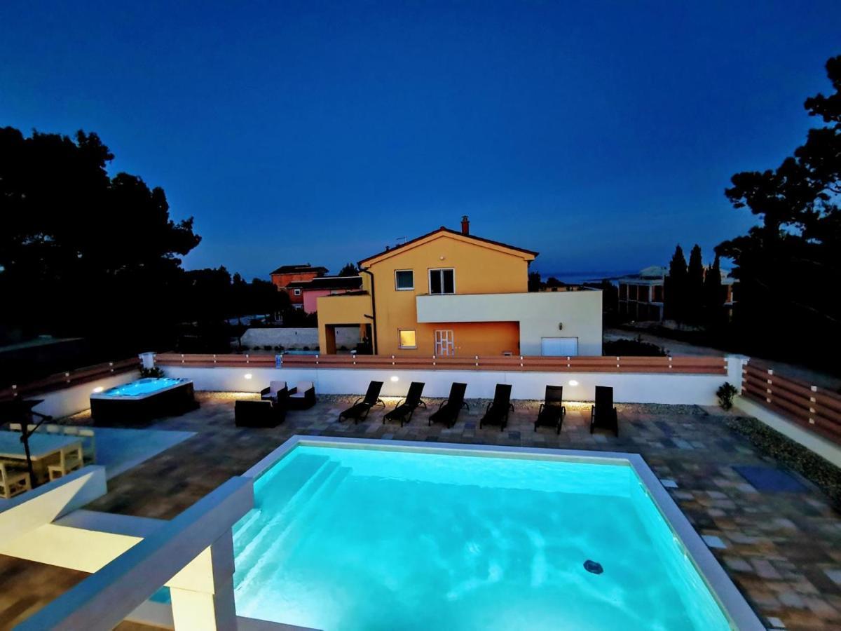 Villa Olivia - New And Modern House With Pool, Souna, Jacuzzi & Playground, Liznjan - Istra Exterior photo